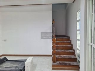 Casa adosada en venta de 4 habitaciones en Bang Kho Laem, Bangkok