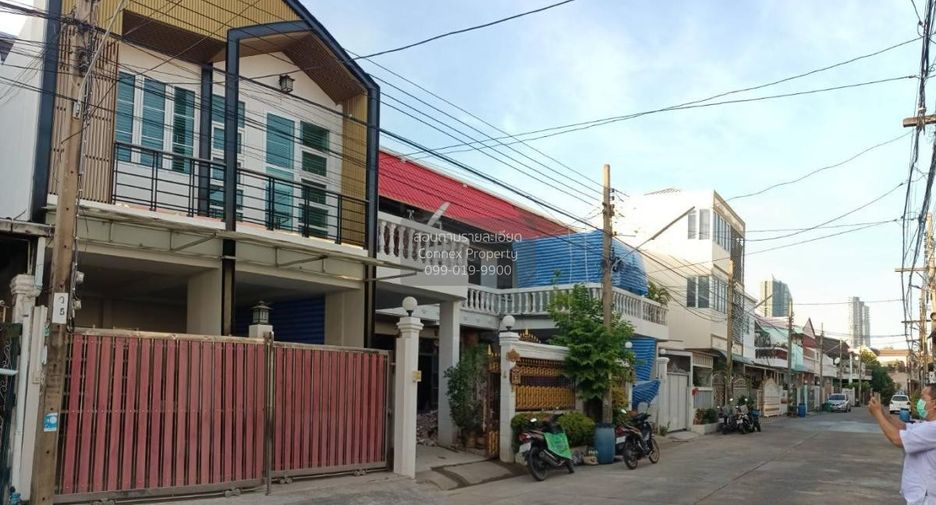 Casa adosada en venta de 4 habitaciones en Bang Kho Laem, Bangkok