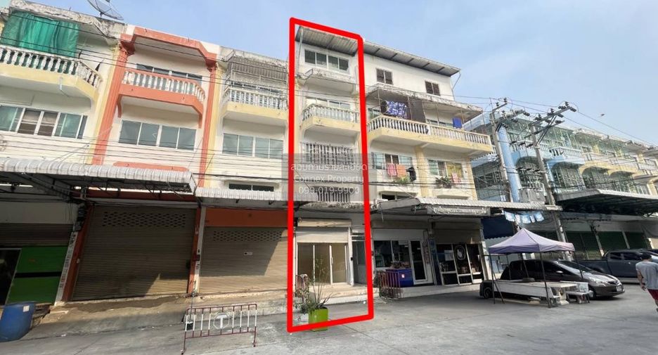 Local comercial en venta de 15 habitaciones en Bang Khun Thian, Bangkok