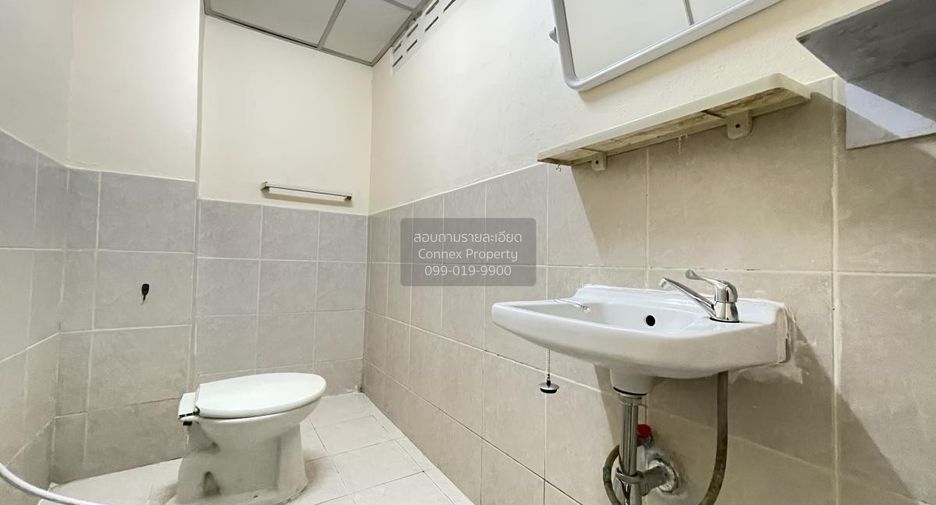 Local comercial en venta de 15 habitaciones en Bang Khun Thian, Bangkok