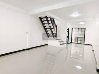 Reihenhaus zum Kauf mit 2 Zimmer in Bang Bua Thong, Nonthaburi