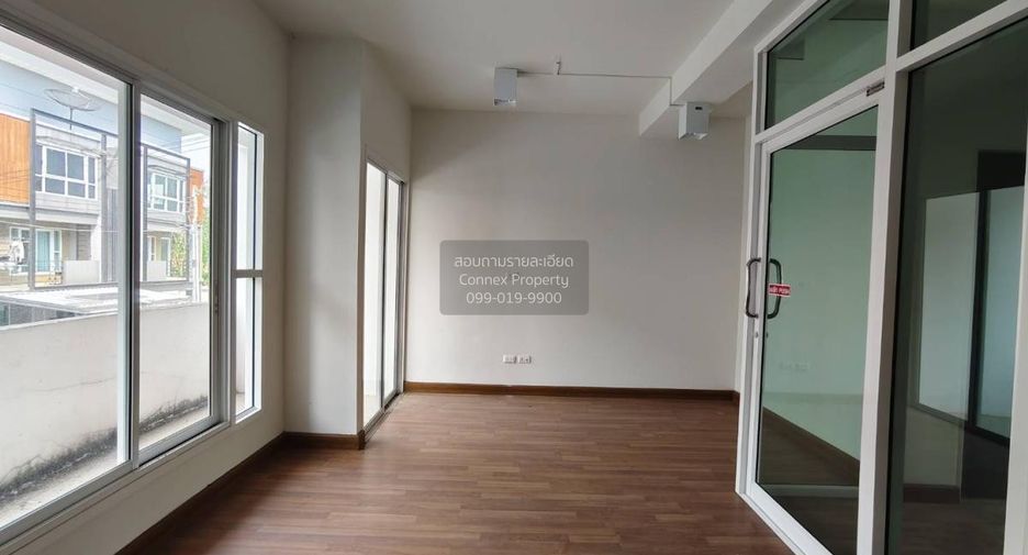 Casa adosada en venta de 3 habitaciones en Mueang Nonthaburi, Nonthaburi