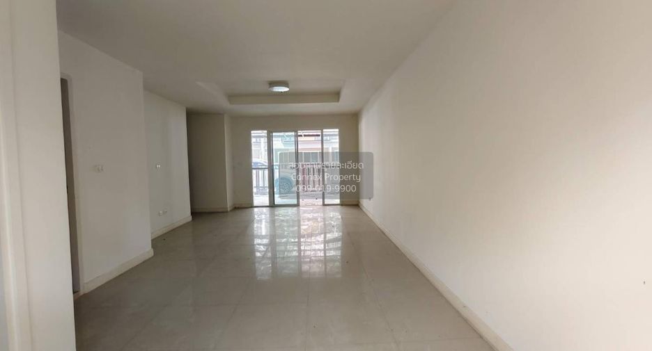 Casa adosada en venta de 3 habitaciones en Mueang Nonthaburi, Nonthaburi