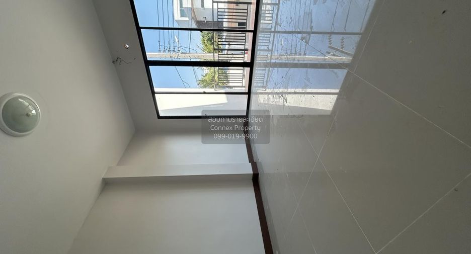 For sale 3 bedrooms townhouse in Cha Am, Phetchaburi