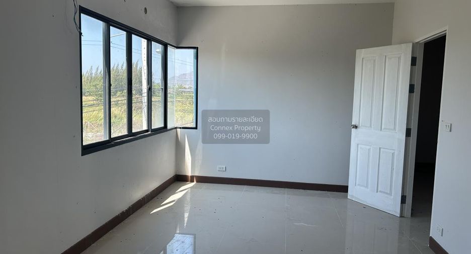 For sale 3 bedrooms townhouse in Cha Am, Phetchaburi