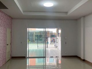 For sale 3 bedrooms townhouse in Mueang Chon Buri, Chonburi