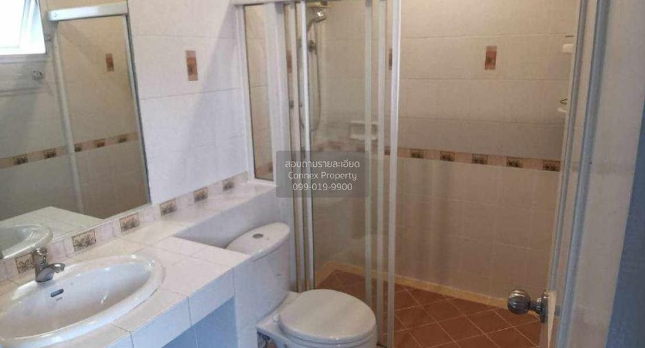 Haus zur Miete mit 3 Zimmer in Lat Phrao, Bangkok