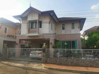 Haus zur Miete mit 3 Zimmer in Lat Phrao, Bangkok