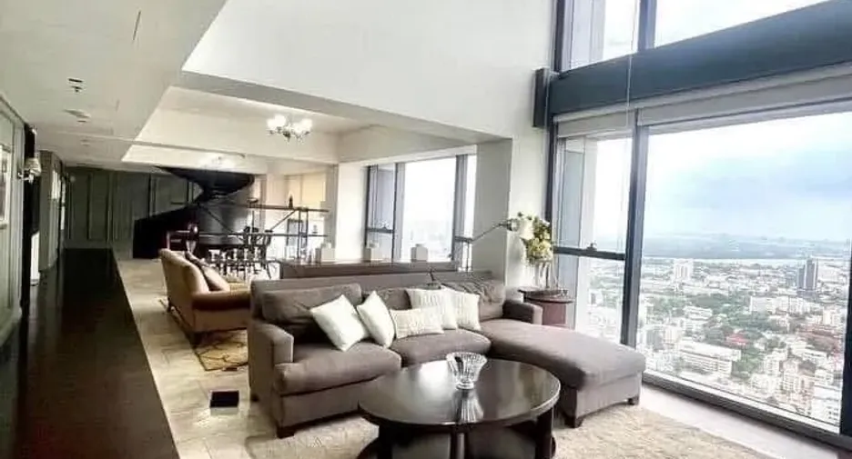 For rent 4 bedrooms condo in Sathon, Bangkok