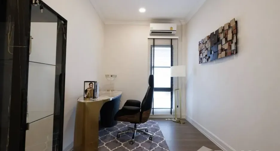 Haus zum Kauf und zur Miete mit 4 Zimmer in Saphan Sung, Bangkok
