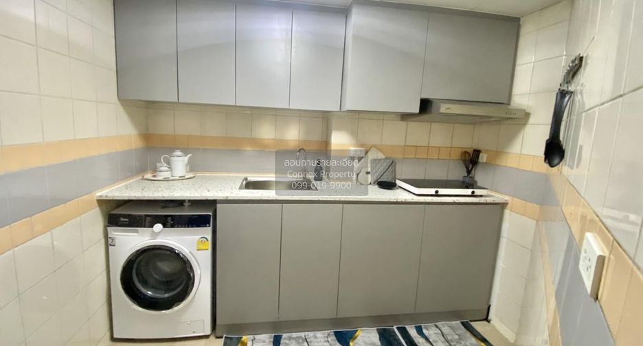 For rent 3 bedrooms condo in Yan Nawa, Bangkok