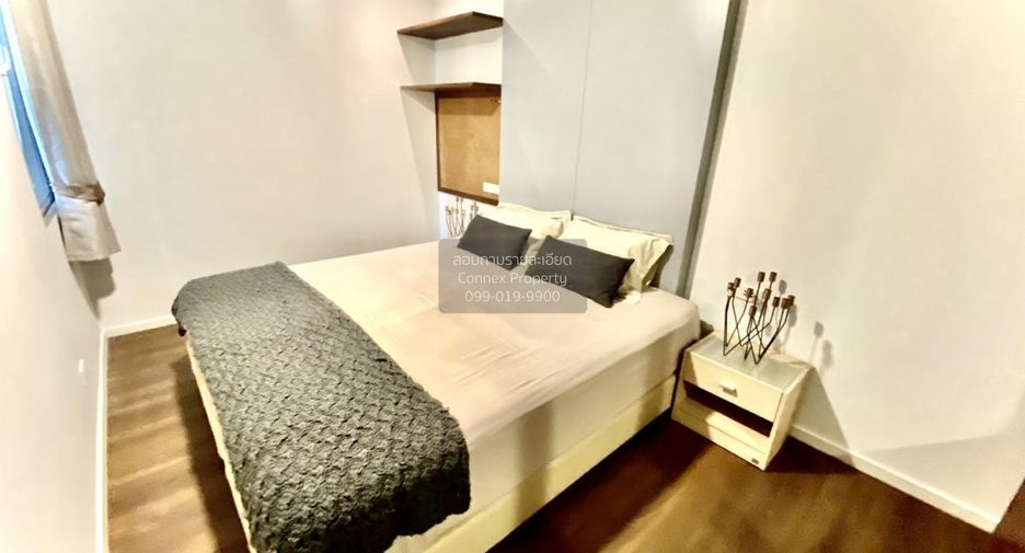 For rent 3 bedrooms condo in Yan Nawa, Bangkok