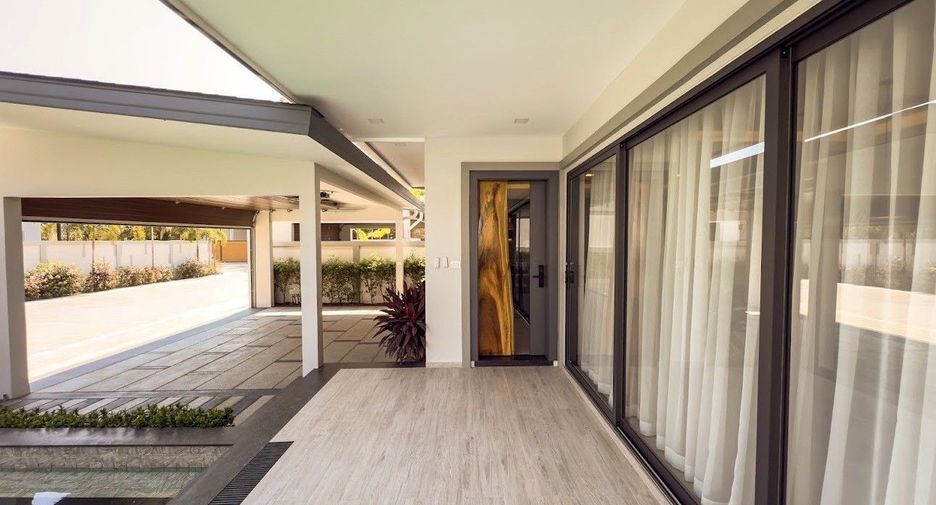 À louer 4 chambres villa à Bang Lamung, Chonburi