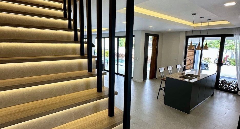 À louer 4 chambres villa à Bang Lamung, Chonburi