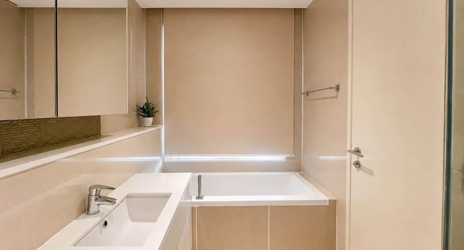For rent 2 bedrooms condo in Watthana, Bangkok