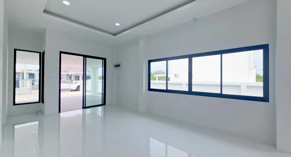For sale 3 bedrooms house in Saraphi, Chiang Mai