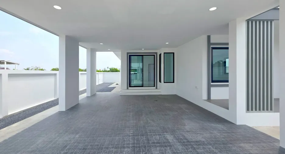 For sale 3 bedrooms house in Saraphi, Chiang Mai