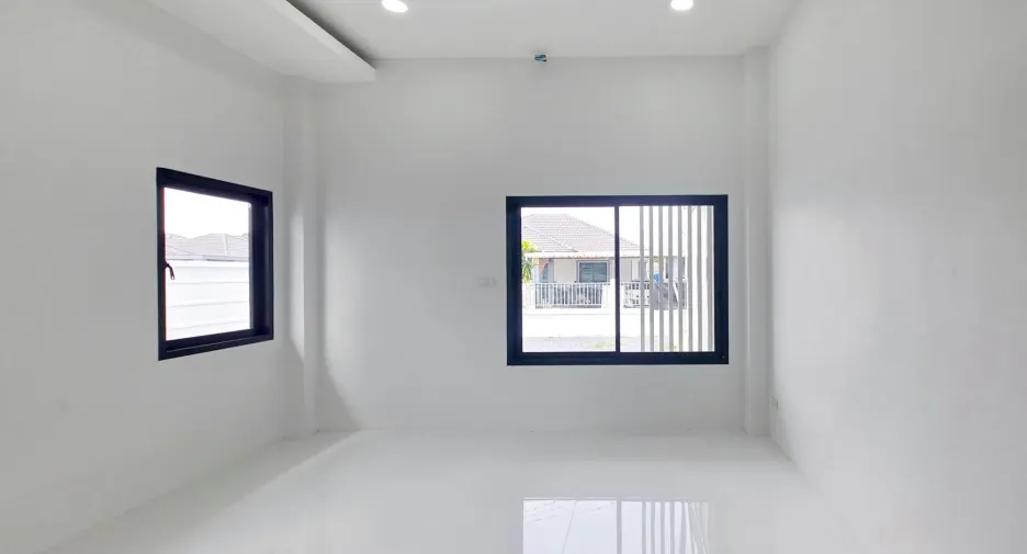 For sale 3 bedrooms house in Saraphi, Chiang Mai