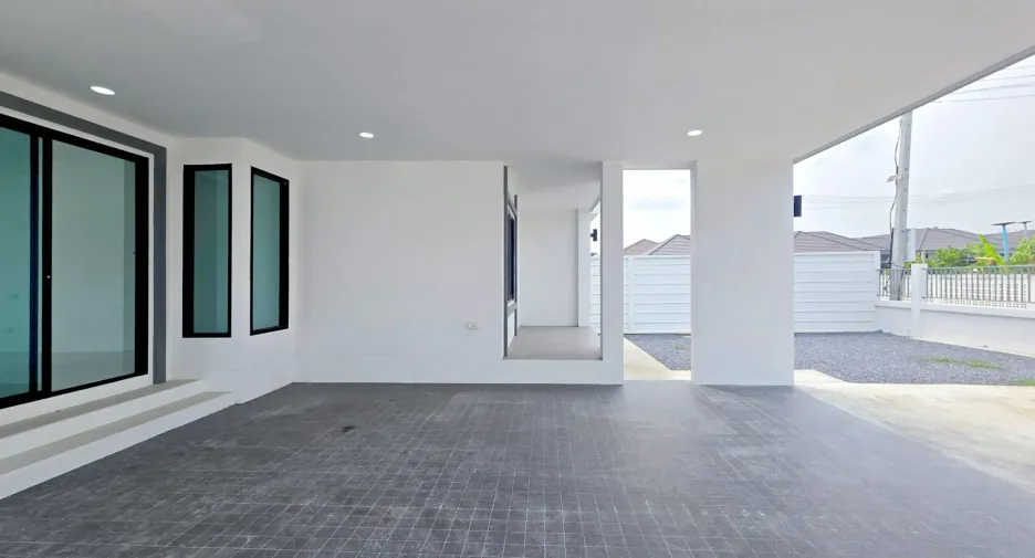 For sale 3 bedrooms house in Saraphi, Chiang Mai