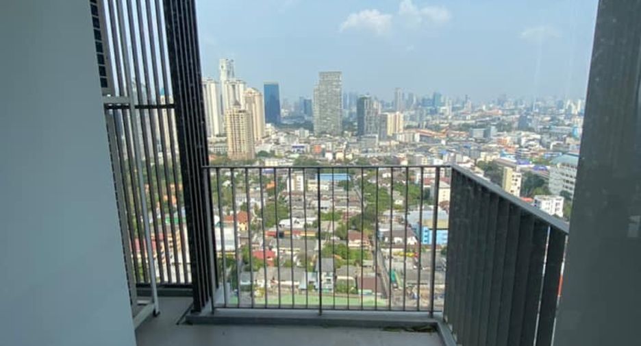 For rent 2 bedrooms condo in Sathon, Bangkok