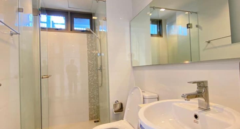 For rent 2 bedrooms condo in Sathon, Bangkok