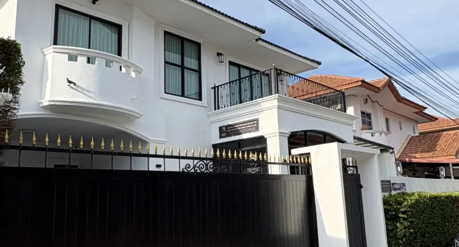 For sale 3 bedrooms villa in Bang Lamung, Chonburi
