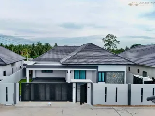 For sale 3 bedrooms villa in Bang Lamung, Chonburi