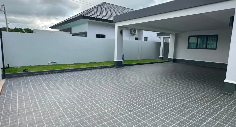 For sale 3 bedrooms villa in Bang Lamung, Chonburi