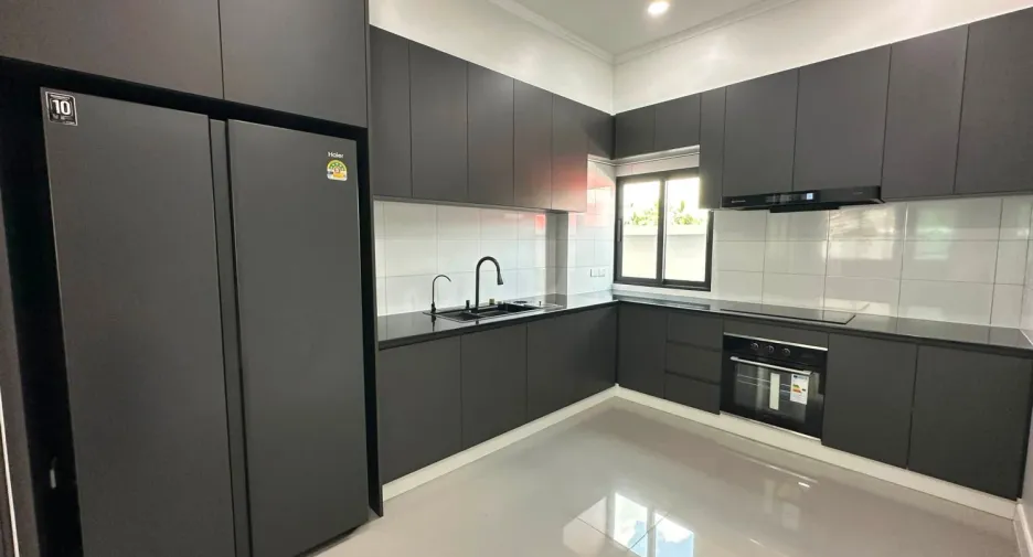 For sale 3 bedrooms villa in Bang Lamung, Chonburi