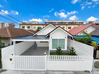 出售 3 卧室 独立屋 在 Bang Lamung, Chon Buri