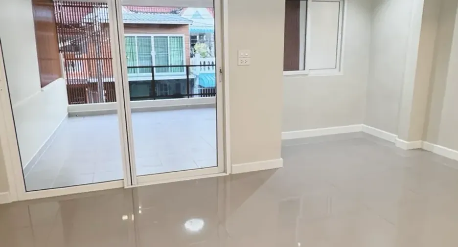 For sale 2 bedrooms townhouse in Hua Hin, Prachuap Khiri Khan