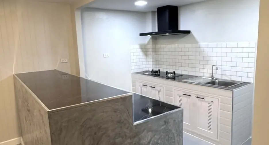 For sale 2 bedrooms townhouse in Hua Hin, Prachuap Khiri Khan