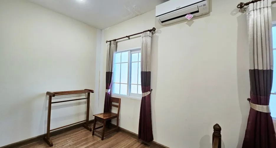 Casa adosada en alquiler de 3 habitaciones en Mueang Chiang Rai, Chiang Rai