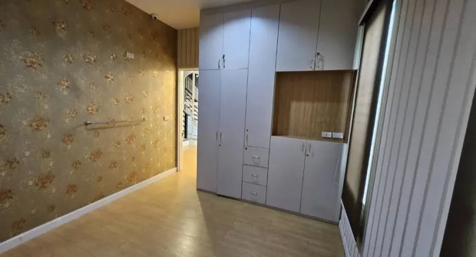 Casa en venta de 5 habitaciones en Bang Yai, Nonthaburi