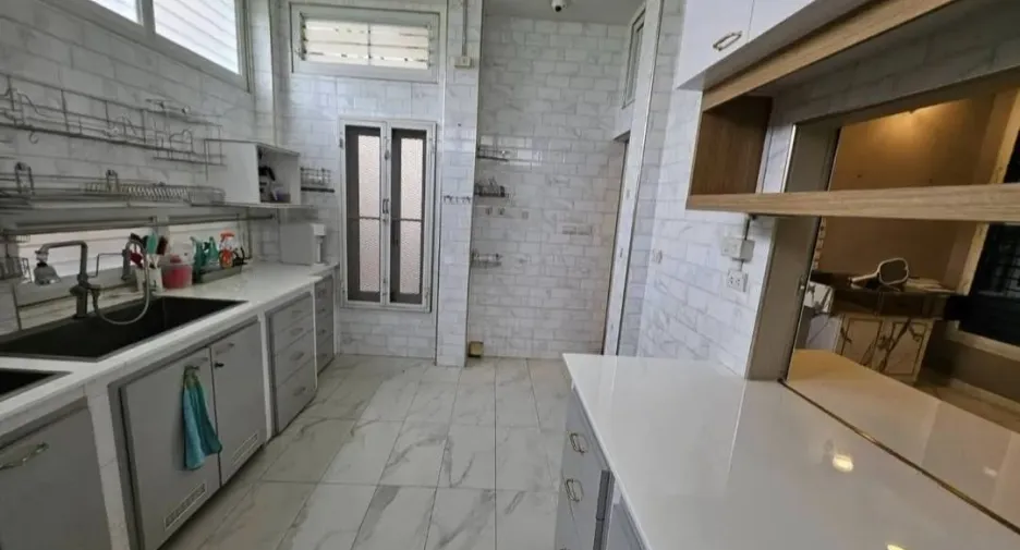 Casa en venta de 5 habitaciones en Bang Yai, Nonthaburi