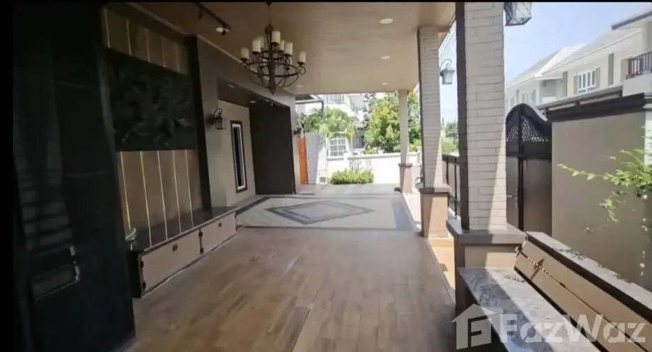 Casa en venta de 5 habitaciones en Bang Yai, Nonthaburi