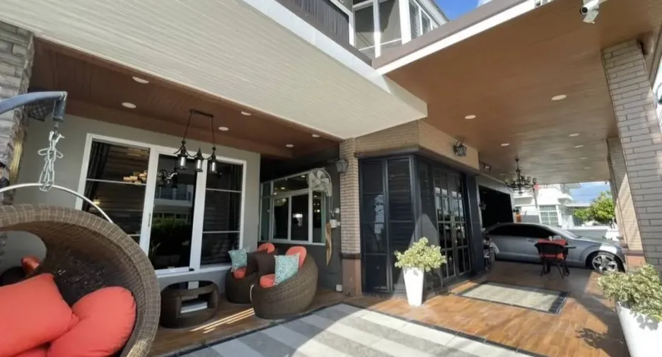 Casa en venta de 5 habitaciones en Bang Yai, Nonthaburi