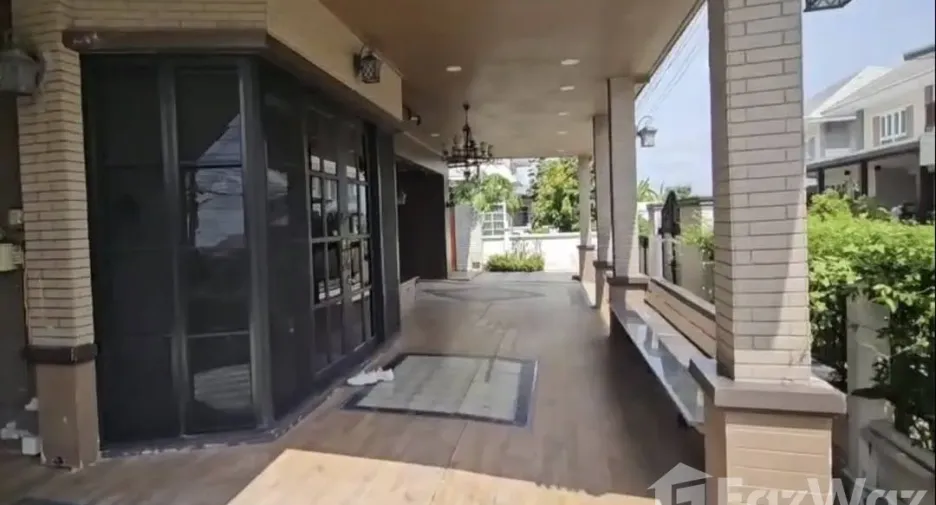 Casa en venta de 5 habitaciones en Bang Yai, Nonthaburi