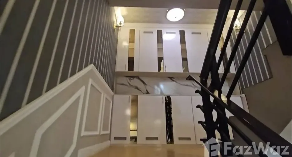 Casa en venta de 5 habitaciones en Bang Yai, Nonthaburi