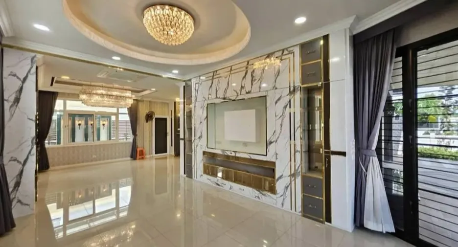 Casa en venta de 5 habitaciones en Bang Yai, Nonthaburi