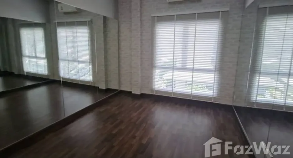 Casa en venta de 5 habitaciones en Bang Yai, Nonthaburi