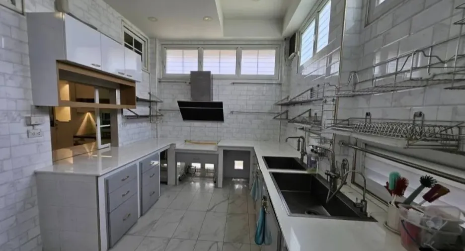 Casa en venta de 5 habitaciones en Bang Yai, Nonthaburi