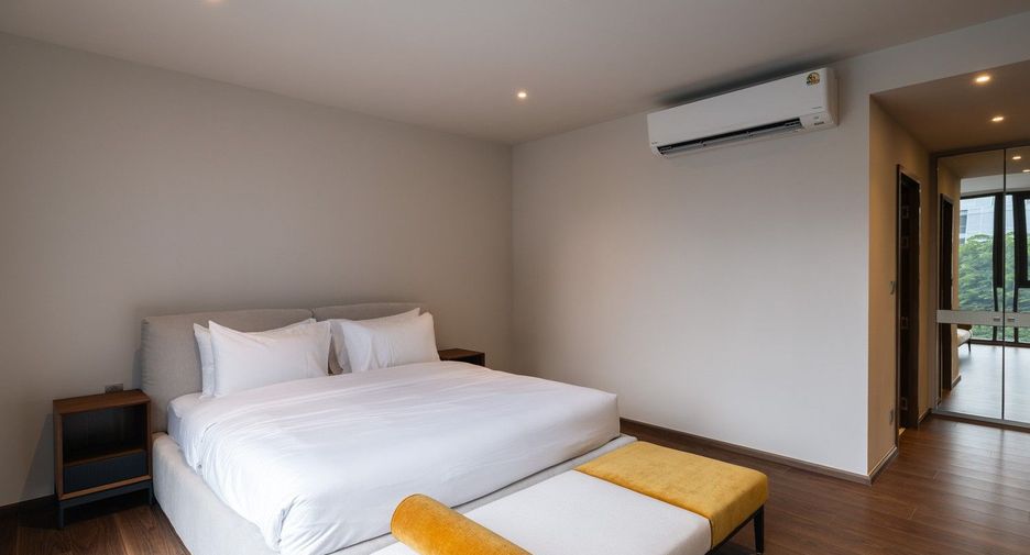For rent 2 bedrooms condo in Khlong Toei, Bangkok