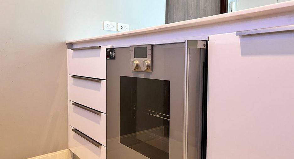 Wohnung zur Miete mit 2 Zimmer in Pathum Wan, Bangkok