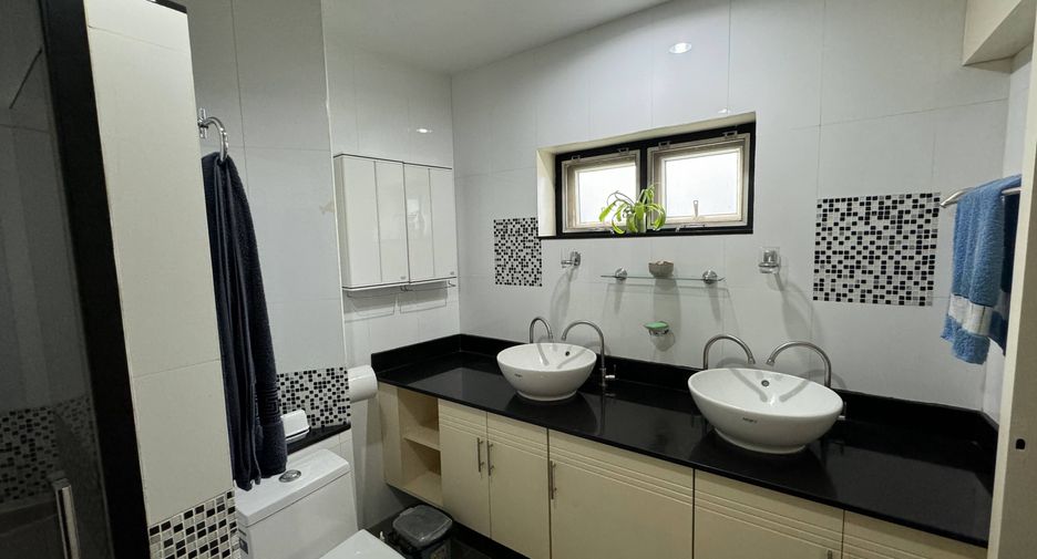 For sale 2 bedrooms condo in Na Jomtien, Pattaya