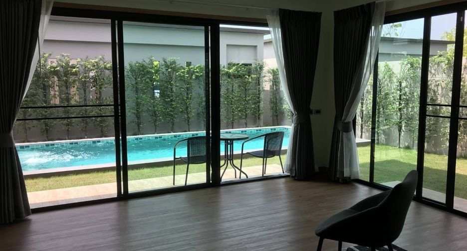 For rent 3 bedrooms villa in Huay Yai, Pattaya