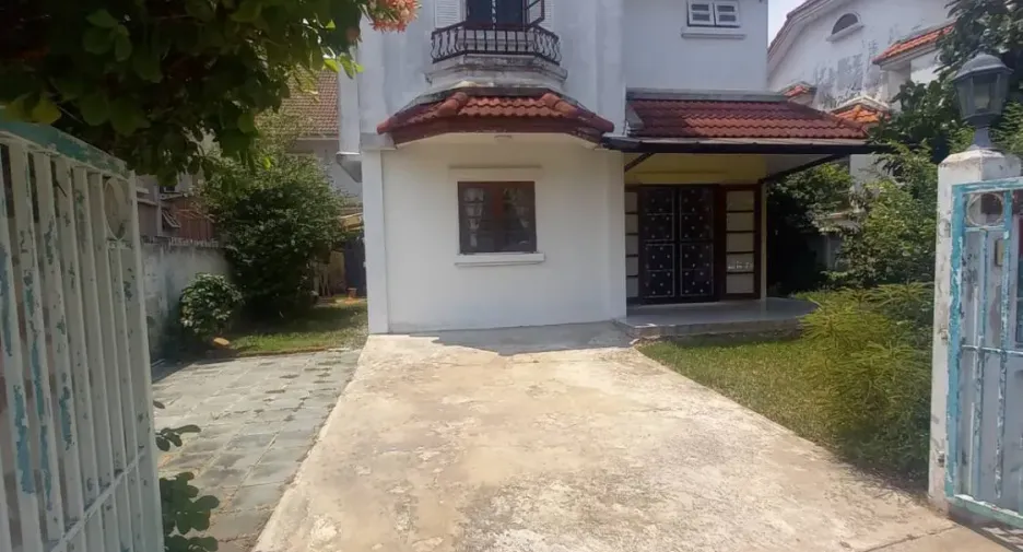 For sale 4 bedrooms house in Saphan Sung, Bangkok
