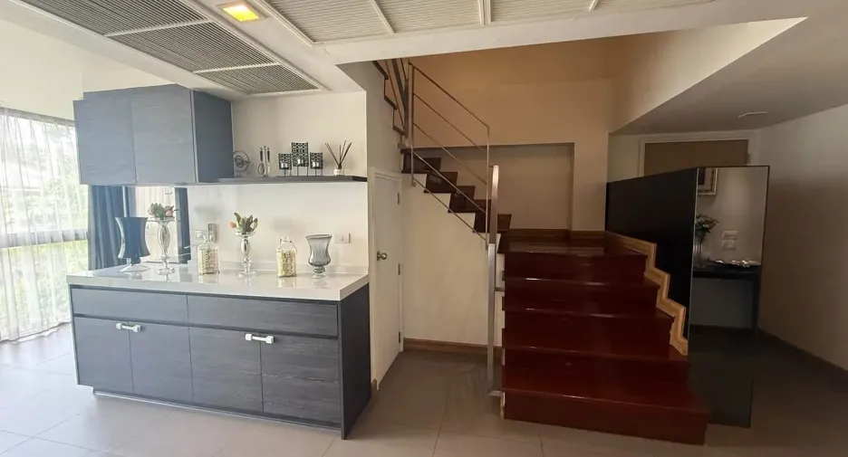 For rent 2 bedrooms condo in Watthana, Bangkok