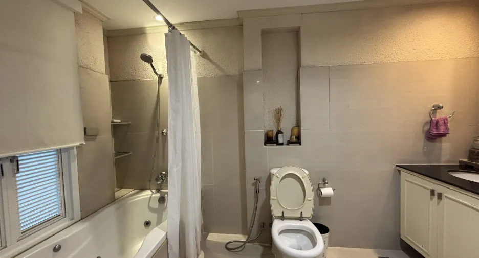 For sale 7 bedrooms condo in Pathum Wan, Bangkok