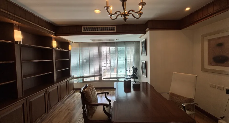 For sale 7 bedrooms condo in Pathum Wan, Bangkok